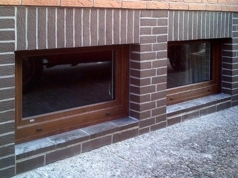 Kellerfenster in braun